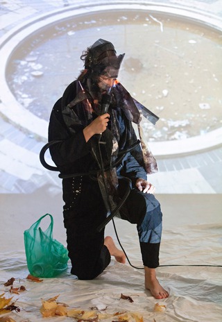 Ayla Pierrot Arendt, Octopussy on Tour, 2019. Acts of Potentiality, Kunstverein Bielefeld, 2019. Photo Philipp Ottendörfer